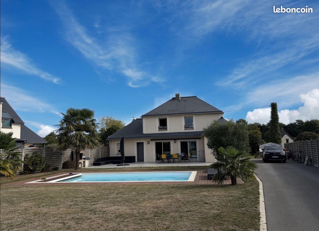 Maison 8 pièces 183 m² · à Baguer-Pican · 183 m² · 572 500 €