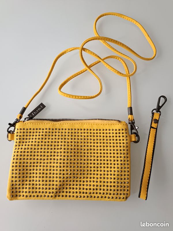 Sac jaune et clou (image 1)