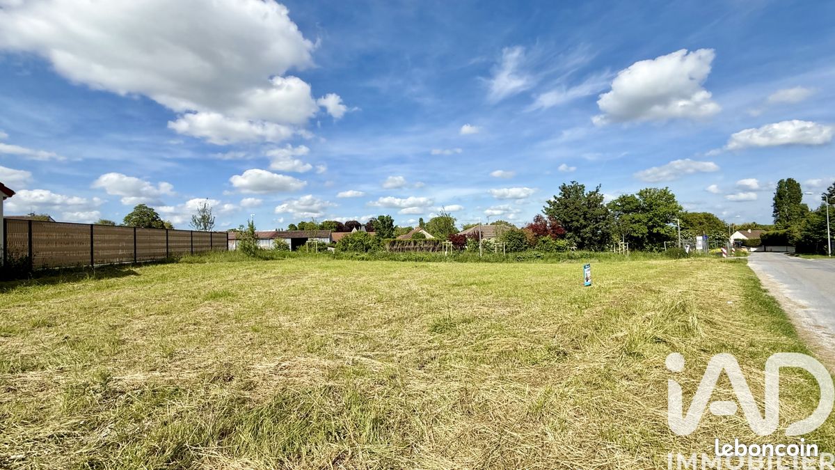 Terrain 725 m² · à Lavannes · 725 m² · 140 000 €