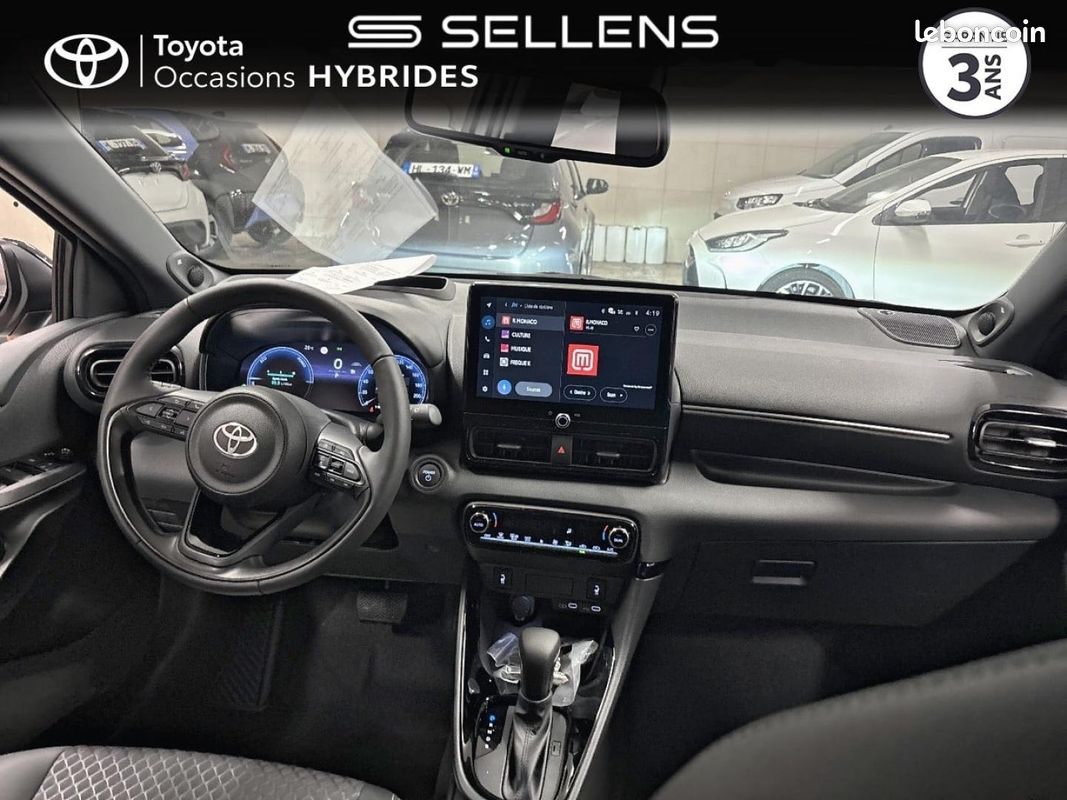 Toyota Yaris 130h Collection 5p MY25 (image 8)