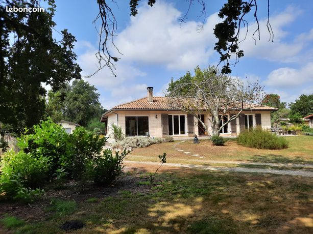 Maison meublée 6 pièces 3 chambres 117 m² avec véranda, garage 50 m² et grand terrain
