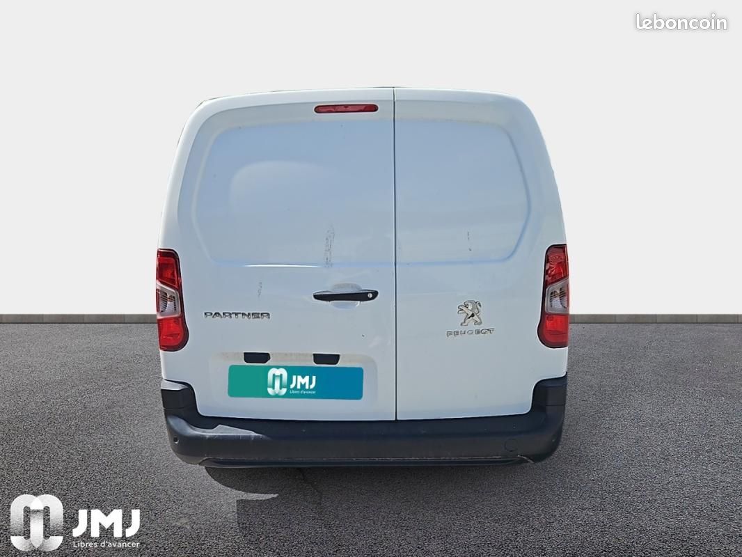 Peugeot Partner FOURGON STANDARD 650 KG PURETECH 110 S&S BVM6 PREMIUM (image 3)