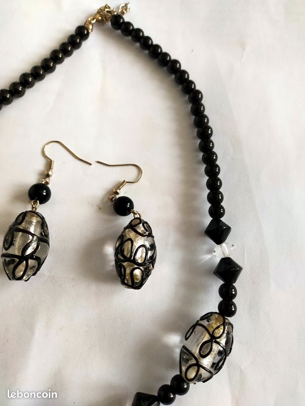 Collier avec boucle d'oreilles (image 4)