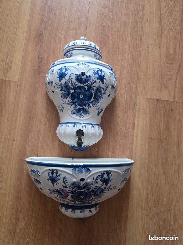 Fontaine murale lavabo en faïence bleue et blanche - Style Delft (image 4)