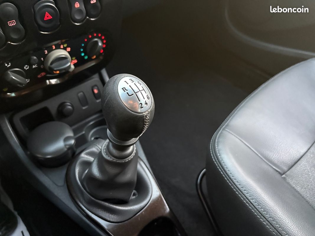 Dacia Duster 1.5 DCI 110 4X2 Prestige (image 20)