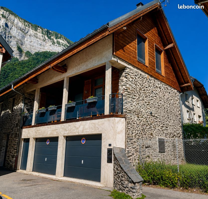 Maison 5 pièces 251 m² · à Le Bourg-d'Oisans · 251 m² · 620 000 €