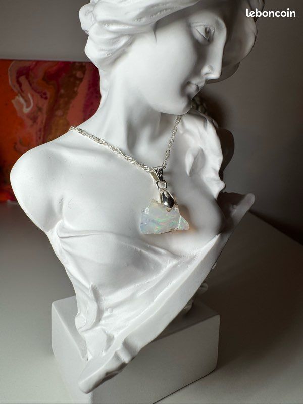 Collier En Opale D'Éthiopie Véritable - Pierres 4x7 Mm Et 3x3 Mm - Longueur 43-45 Cm - Neuf Sans Emballage