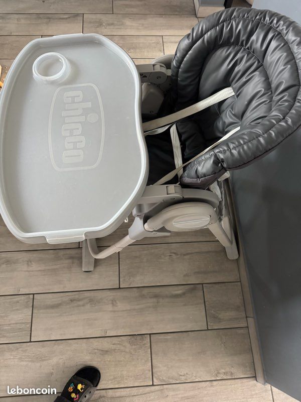 Chaise haute (image 3)