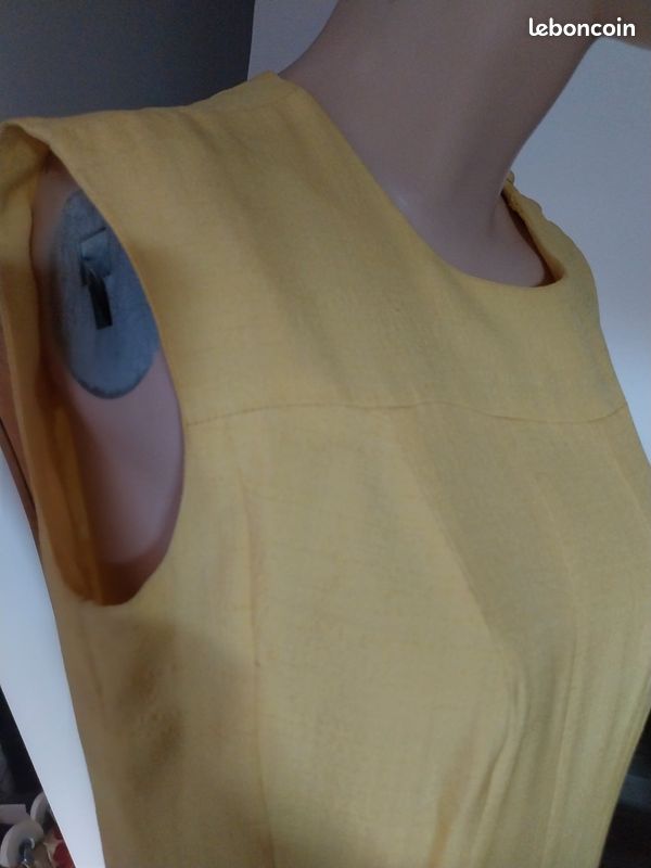 Dernière baisse de prix Vintage . Superbe robe jaune doublée, plis plats à partir de la taille (image 7)