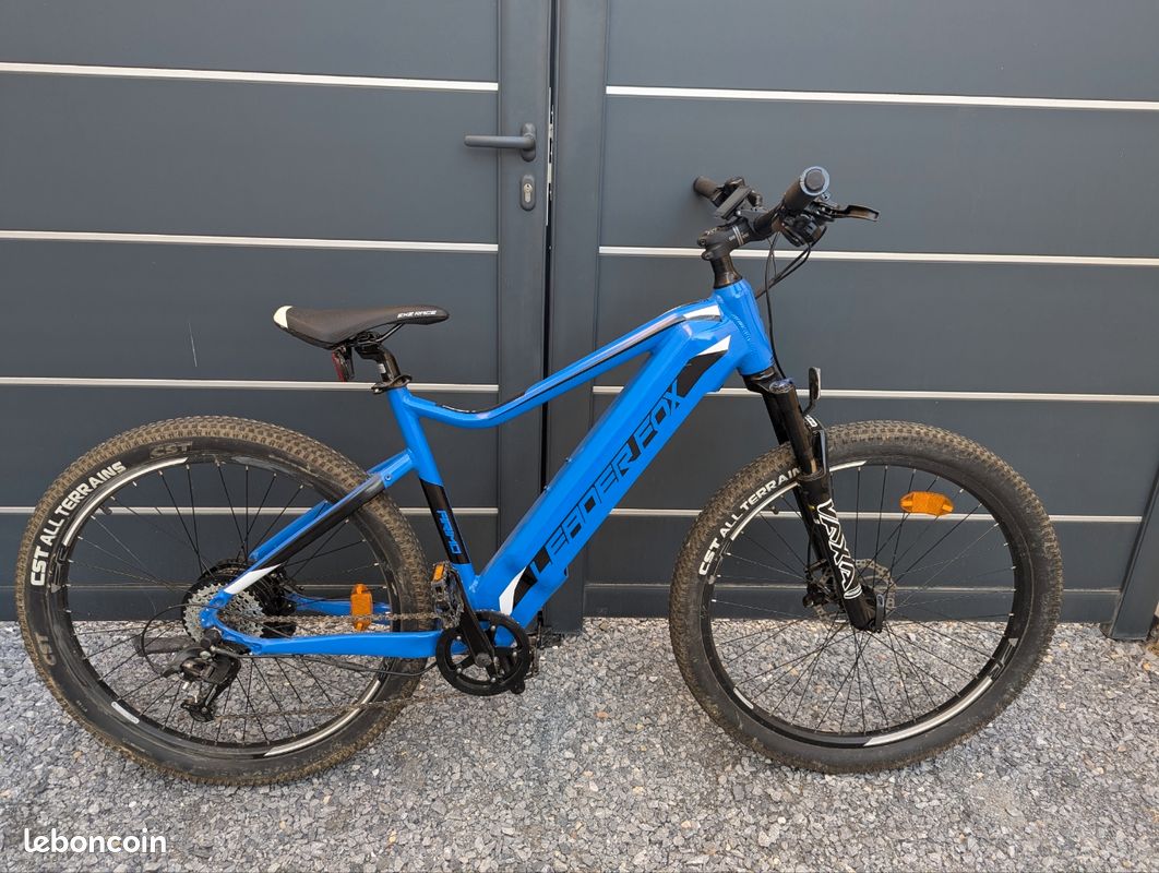 Vélo électrique occasion VTC et VTT très bon état paiement en