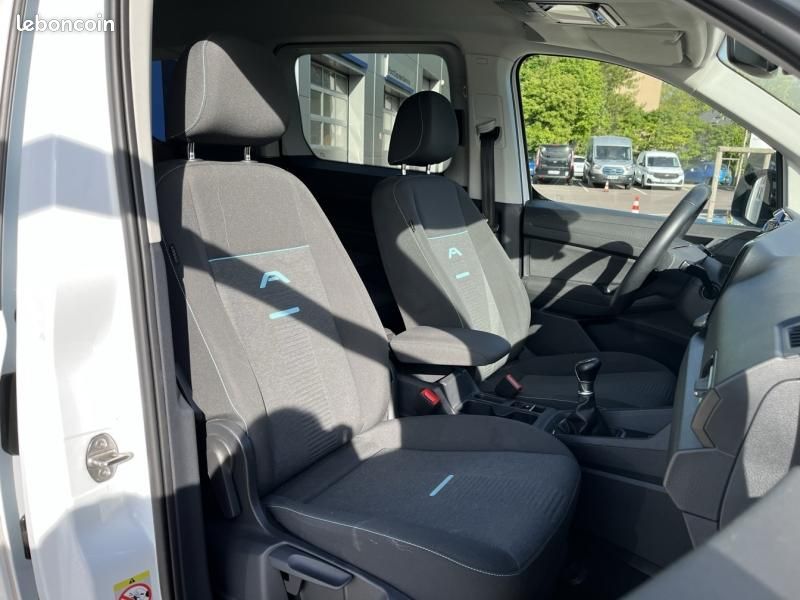 Ford Grd Tourneo Connect 2.0 EcoBlue 122ch Active (image 16)