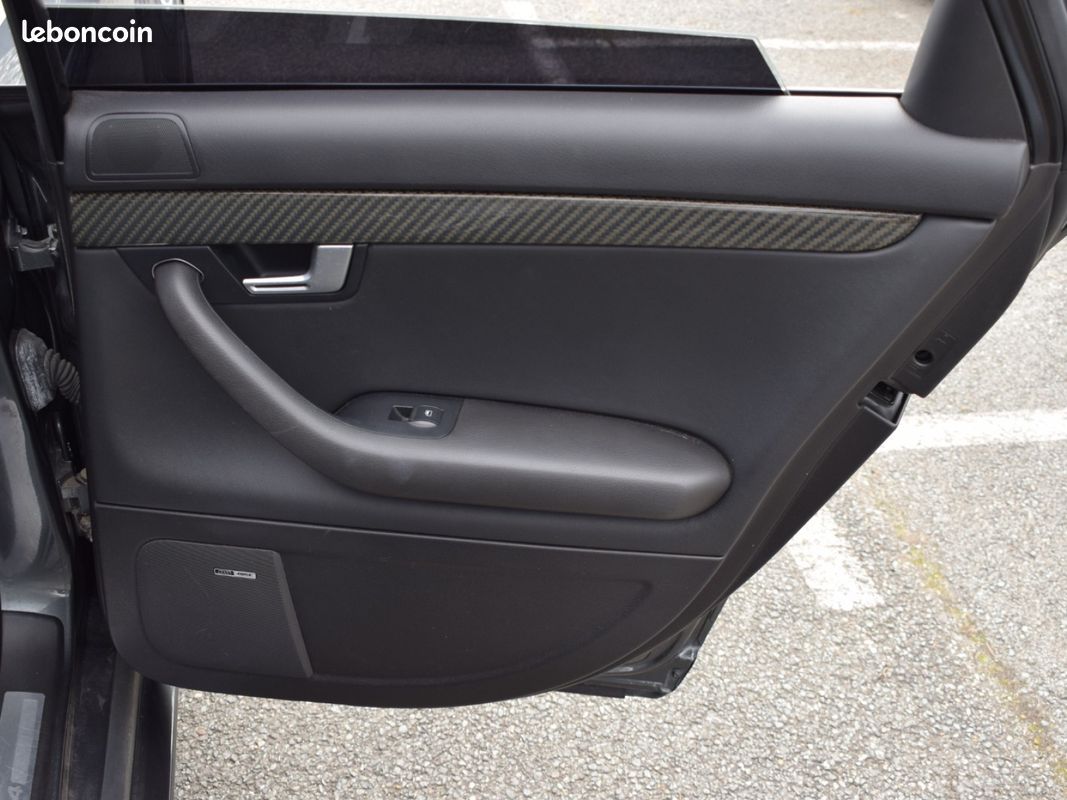 Audi rs4 avant b7 4.2 v8 420cv quattro bvm6 / pack f1 / pack carbone / disques ceramique / systeme bose (image 29)