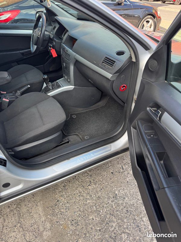 Opel astra 1.9 cdti 120 cv (image 7)