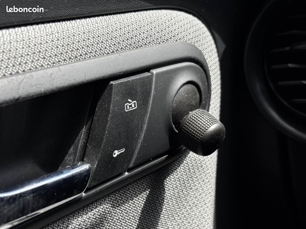 SEAT IBIZA 6L - 1.4i 16V - 75ch - Stella Phase 1 (image 13)