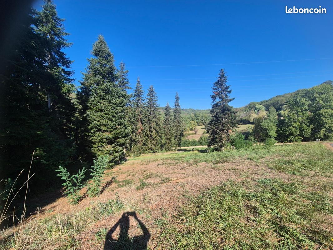 Terrain 1279 m² · à Cublac · 24 000 €