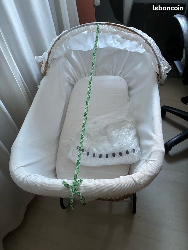 Vends berceau rotin ancien (image 2)