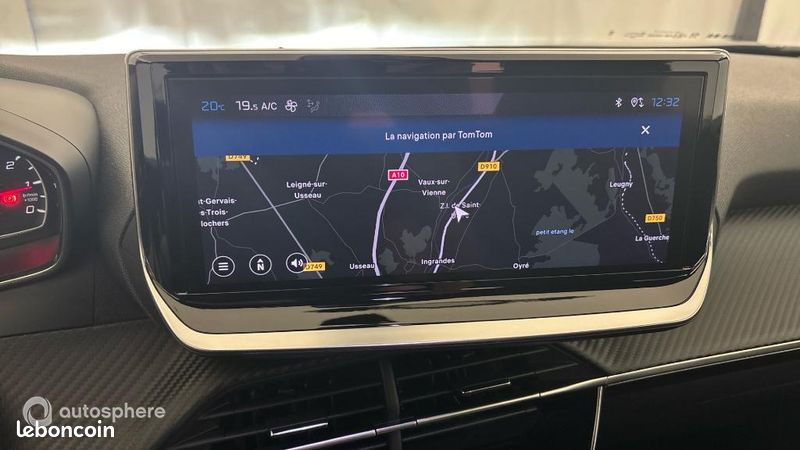 Peugeot 2008 1.2 PureTech 100ch S&S Style (image 19)
