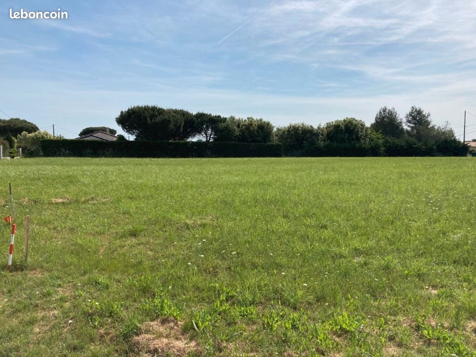 Terrain 985 m² · à Larra · 124 000 €