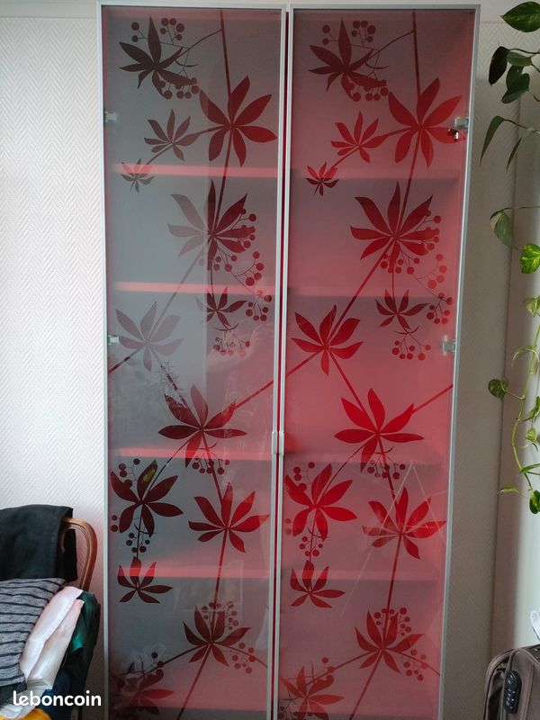 IKEA Billy rouge avec portes (image 1)