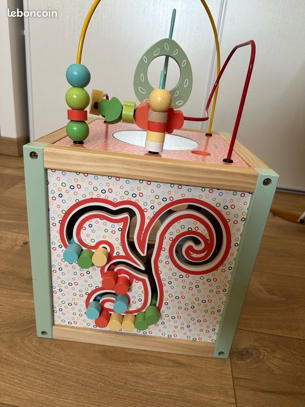 Cube d’activité en bois (image 6)