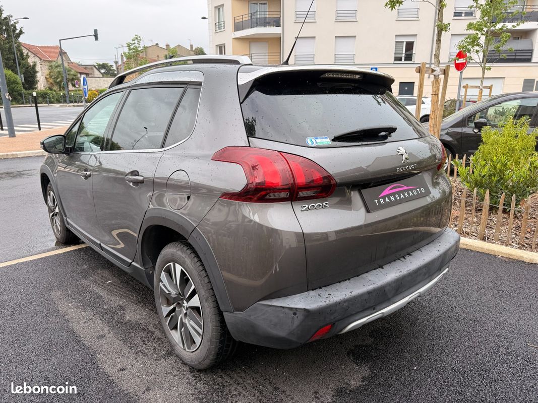 PEUGEOT 2008 130ch SS BVM6 Style (image 6)