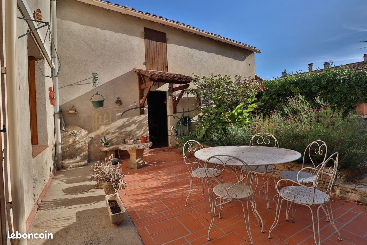 Maison 5 pièces 122 m² · à Milhaud · 122 m² · 320 000 €