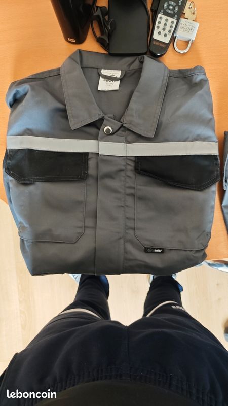 Tenue de travail BWOLF neuve jamais utilisée (veste L + pantalon M) (image 1)