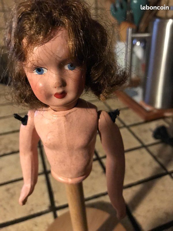 Poupée ancienne, articulée, petite fille de 20,2 cm (8,25 po.) - France