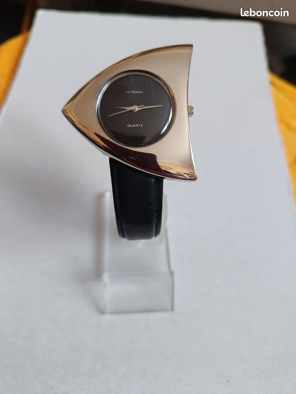 Montre Luc Desroches à Quartz - Bon État - Occasion - Modèle Élégant Et Fiable