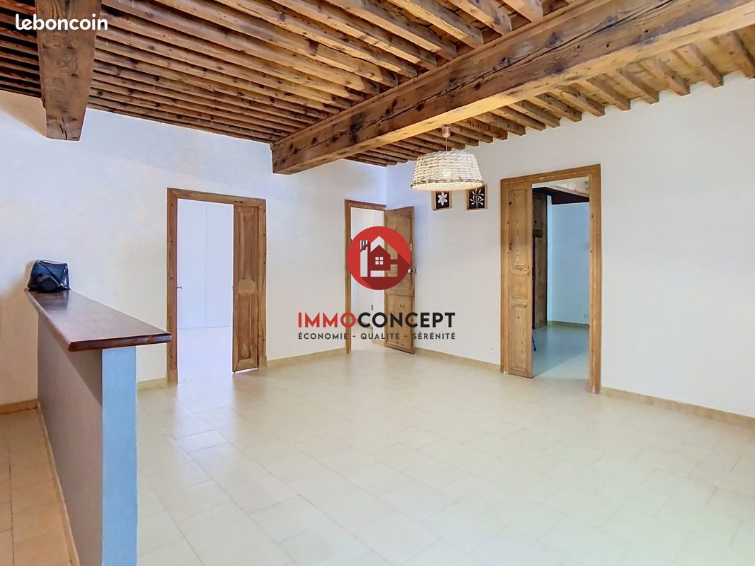Appartement 3 pièces 69 m² · à Roquemaure · 69 m² · 602 €