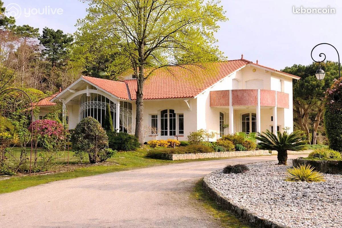 Maison 7 pièces 261 m² · à Notre-Dame-de-Monts · 261 m² · 1 153 900 €