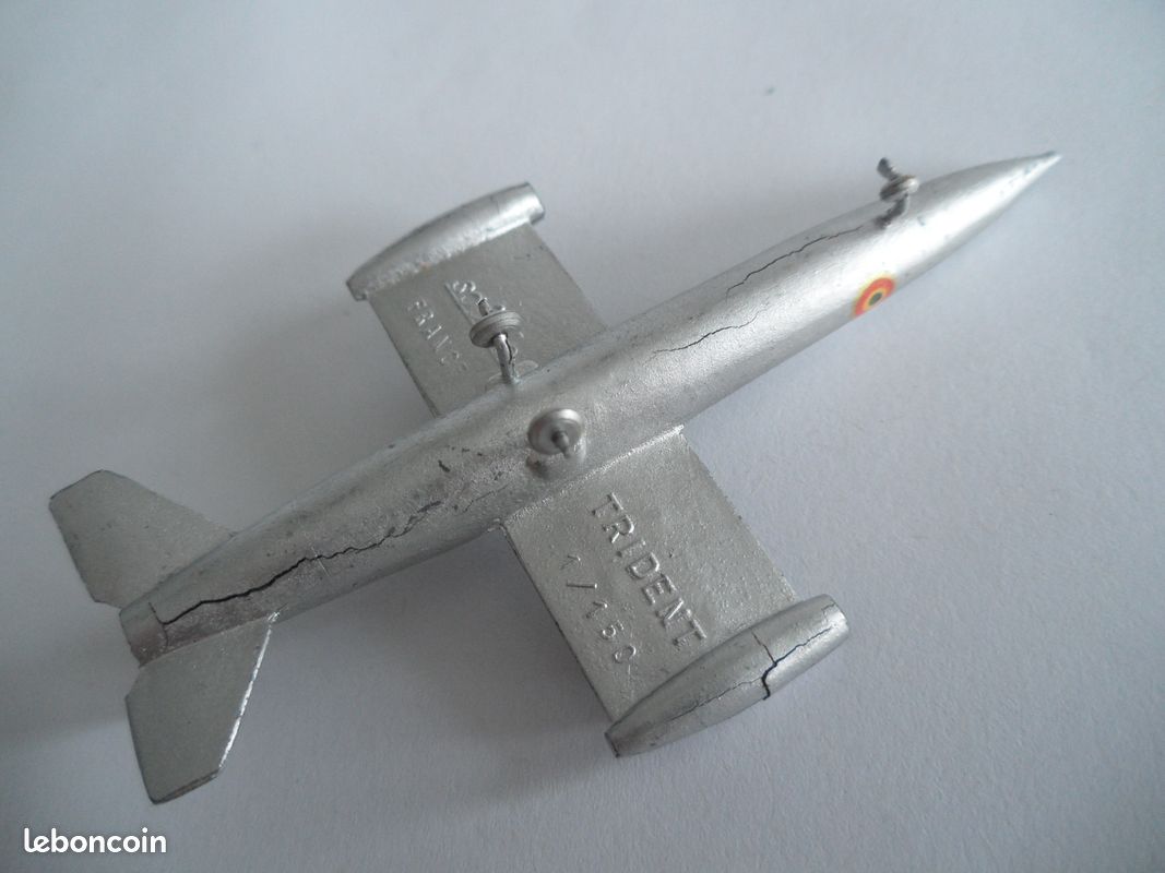 Avion Miniature Solido Trident – Jouet Ancien – Blanc – Thème Militaire