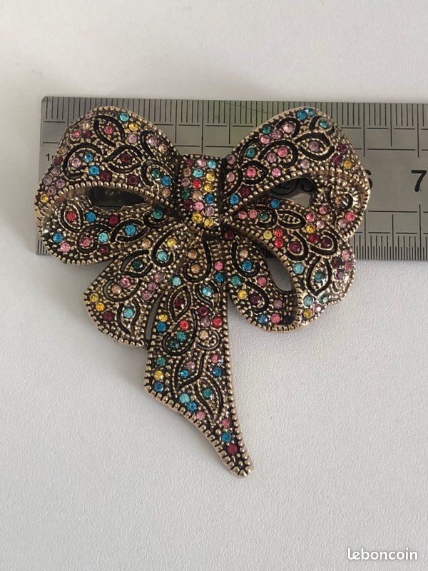 Broche Vintage En Strass Argenté - Forme Nœud - Occasion - Accessoire Chic Pour Veste Ou Robe