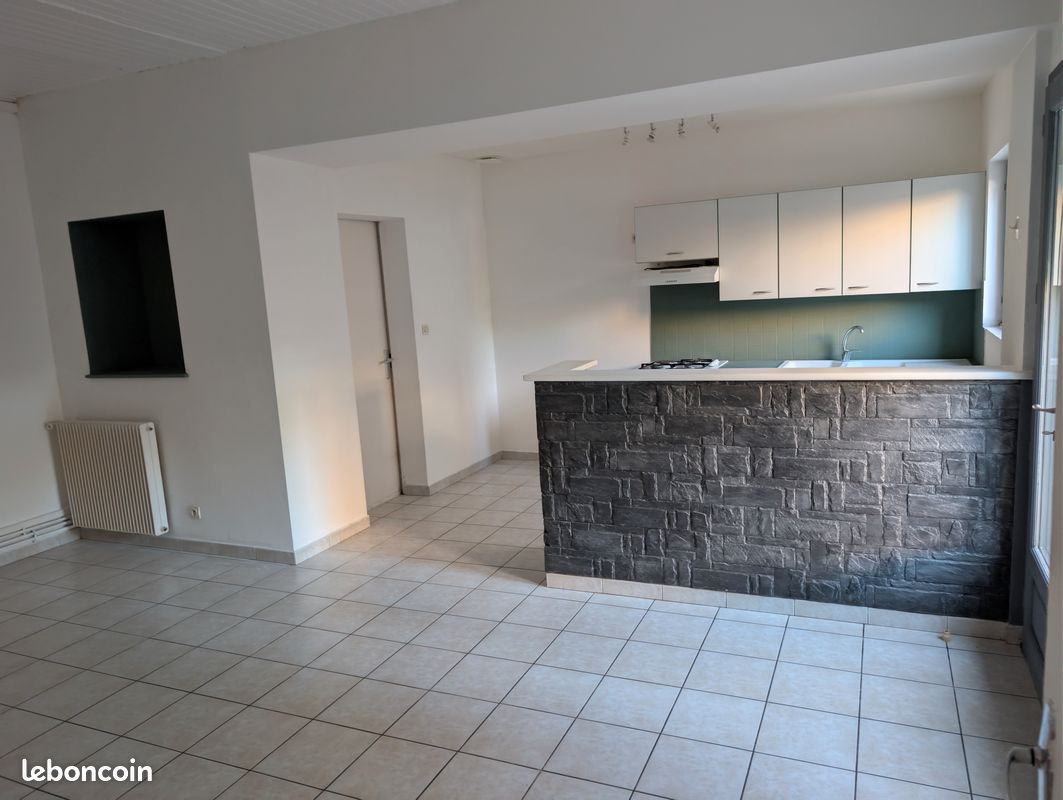 Maison 5 pièces 100 m² · à Sainte-Bazeille · 100 m² · 720 €/mois