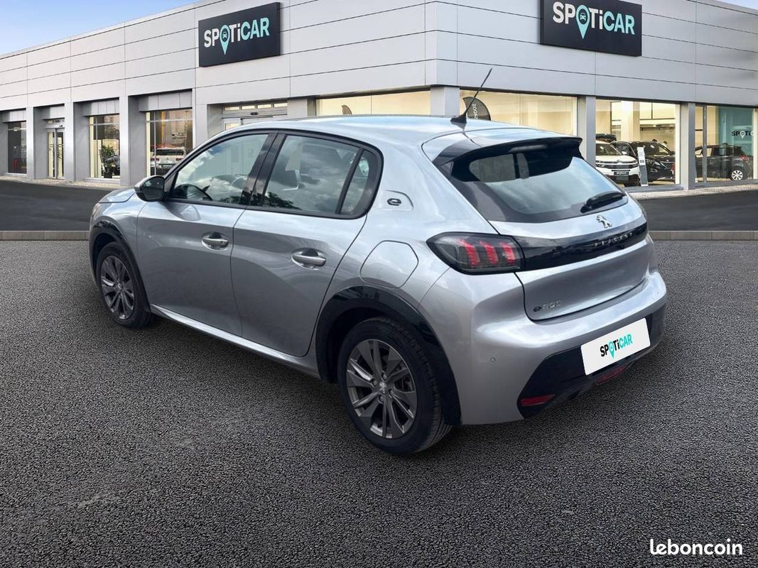 PEUGEOT 208 Electrique 50 kWh 136ch Allure (image 7)