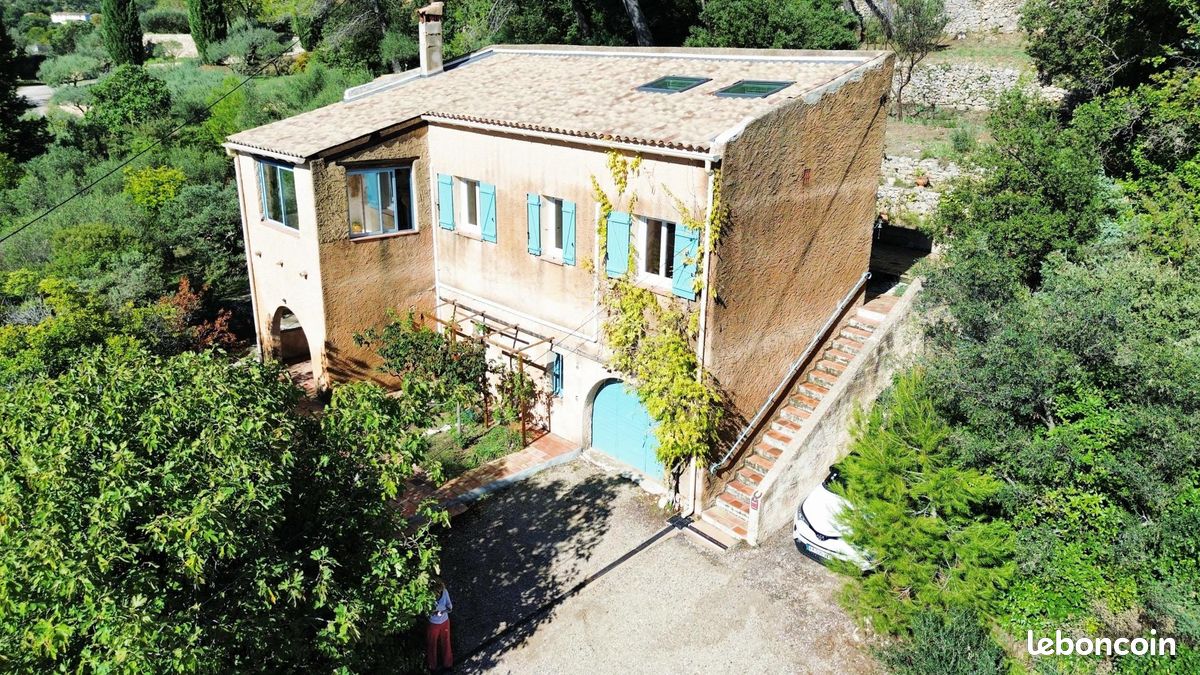 Maison 4 pièces 120 m² · à Cotignac · 120 m² · 499 000 €