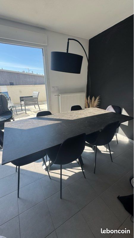 Bobochic / Table noir en céramique (image 1)