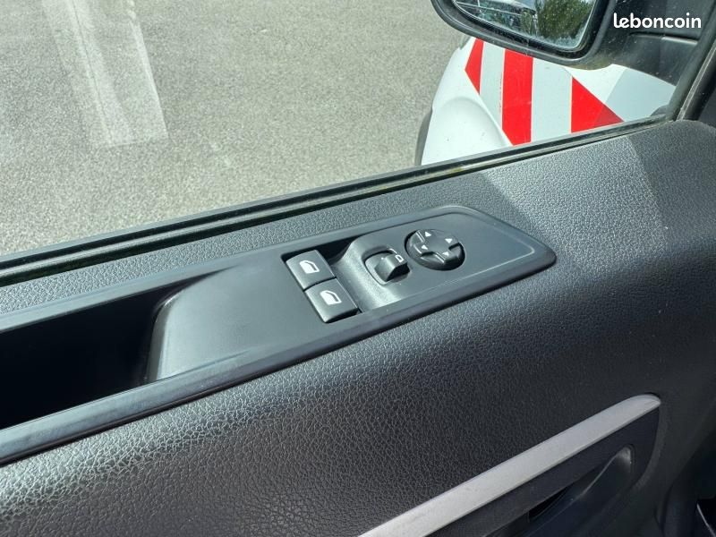 Peugeot Expert Fg Long 2.0 BlueHDi 120 Cabine Approfondie Fixe Premium 6 PLACES (image 16)