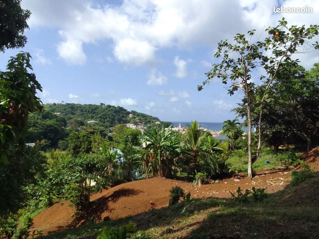 Terrain constructible TRINITÉ vue mer · à La Trinité · 150 000 €