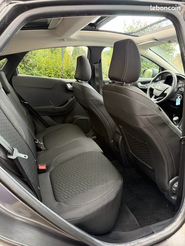 Ford Puma 1.0 MHEV 125 S&S BVM6 Titanium. Toit ouvrant / Siege Massant Excellent Etat (image 8)