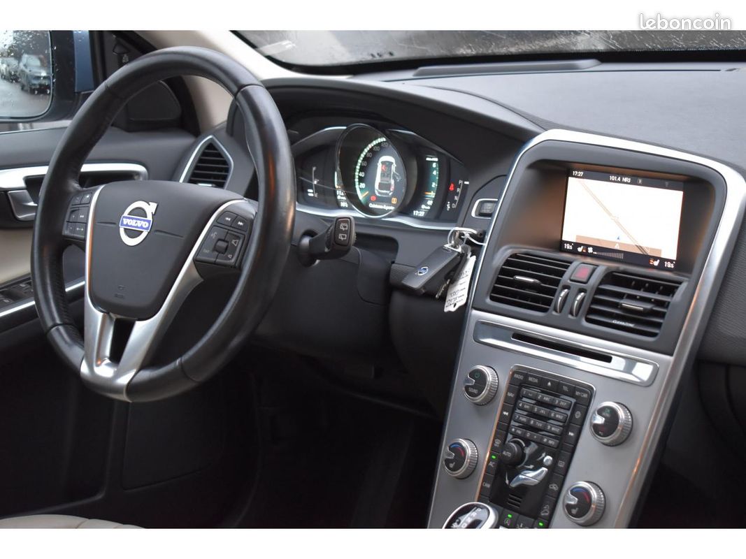VOLVO XC60 T5 AWD 245 ch Xénium Geartronic A (image 6)