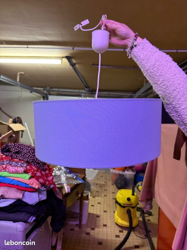 Lustre bleu (image 1)