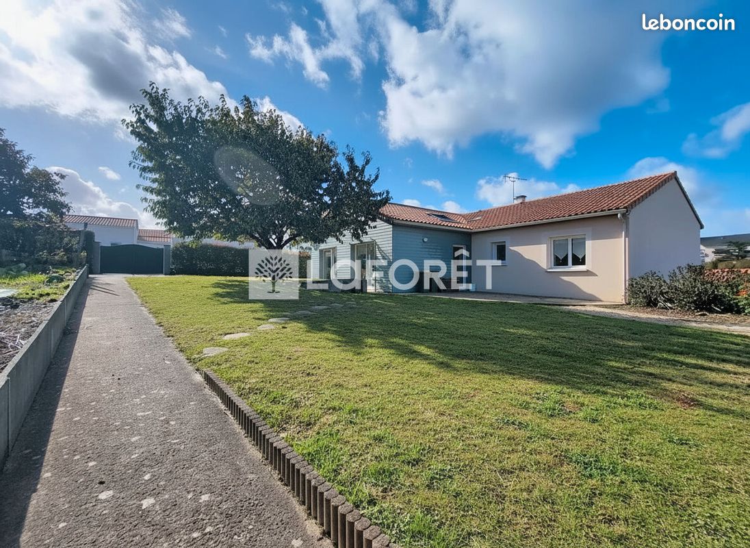 Maison 6 pièces 160 m² · à Chemillé-en-Anjou · 160 m² · 330 000 €