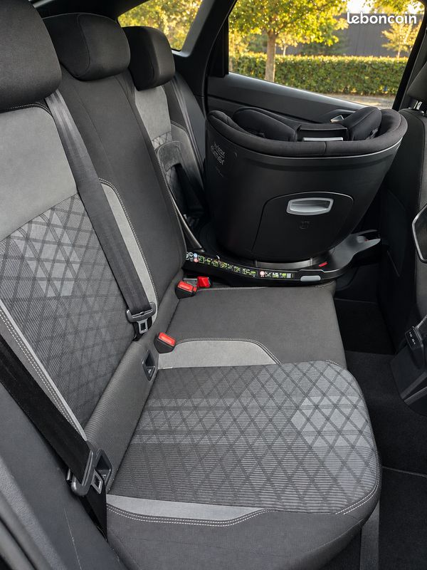 Volkswagen Taigo 1.0 TSI 116ch R-Line – Noir – Toit Ouvrant - Voitures