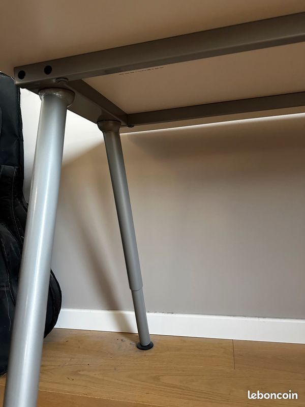 Bureau IKEA THYGE (image 2)