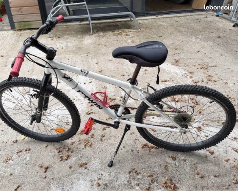 Le B'Twin Rockrider 300 (image 1)