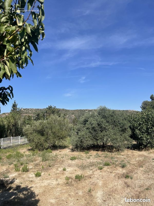Terrain à bâtir de 1049 m² à ISTRES (13) · 260 000 €