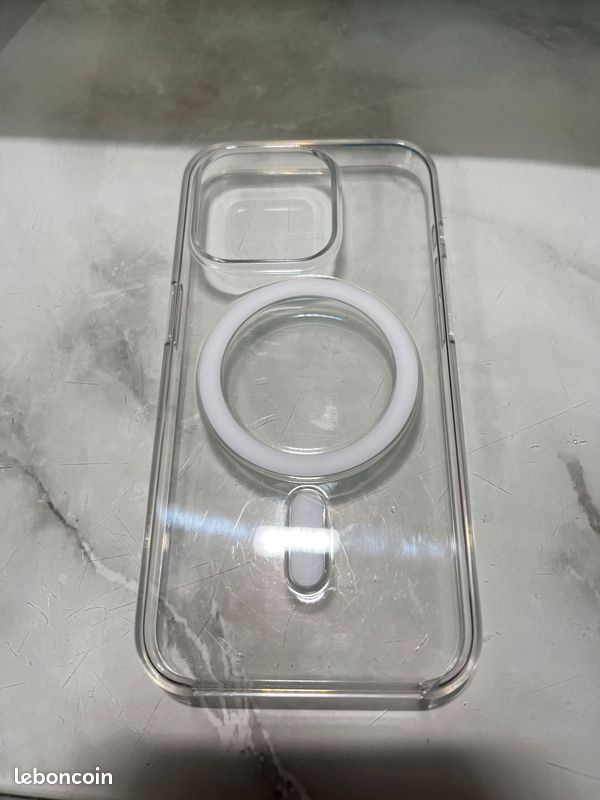 Housse iphone 15 pro (image 1)