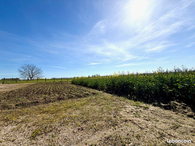 Terrain constructible Saint Loup Géanges · à Saint-Loup-Géanges · 160 000 €