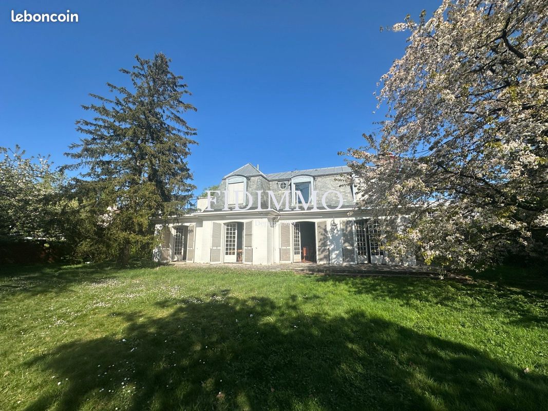 Maison 7 pièces 210 m² · à Chennevières-sur-Marne · 210 m² · 750 000 €